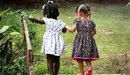 Imagen de dos niñas. ARCHIVO