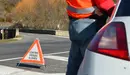 Un agente de la Policía Foral durante un control de tráfico para realizar pruebas de alcohol y drogas a los conductores POLICÍA FORAL