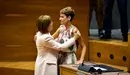 María Chivite recibe la felicitación de Uxue Barkos tras ser investida como nueva presidenta del Gobierno de Navarra PABLO LASAOSA