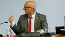 El consejero Bernardo Ciriza comparece en la comisión de Cohesión Territorial del Parlamento de Navarra. IÑIGO ALZUGARAY