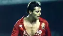 Michael Robinson jugando con Osasuna. EL ESPAÑOL
