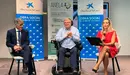 (De izquierda a derecha) el Director de la oficina de CaixaBank en Ermitagaña, José Félix Luqui; el Presidente de ANELA, Montxo Iriarte; y la Directora del Área de Negocio de CaixaBank en Pamplona Oeste, Beatriz Elizari. CEDIDA