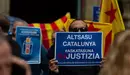 Vista de una concentración contra la condena a los dirigentes políticos del &#34;procés&#34; celebrada este viernes en Pamplona, convocada por los sindicatos ELA, LAB, Steilas, ESK, EHNE e HIRU en empresas y en las capitales vascas y navarra. EFE/ Iñaki Porto
