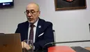 Los consejeros Carlos Gimeno y Juan Cruz Cigudosa, explican los detalles de la convocatoria general de becas para el alumnado en Navarra para el curso 2019/2020. IÑIGO ALZUGARAY