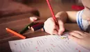 Una niña pintando ARCHIVO