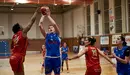 Partido entre el Ardoi femenino y el Basket Granada jugado en el polideportivo de Zizur Mayor. MIGUEL OSÉS