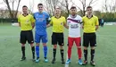 Trío arbitral y capitanes del partido Valle de Egüés - Mutilvera en Sarriguren. Navarra.com