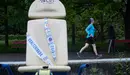 Una persona sale a correr por la zona de actividades aún cerrada de la vuelta de Aranzadi durante el primer día de salida del confinamiento en Pamplona del Estado de Alarma ocasionado por el coronavirus COVID-19. En Pamplona, Navarra, España, a 02 de mayo de 2020.

Una persona sale a correr por la zona de actividades aún cerrada de la vuelta de Aranzadi durante el primer día de salida del confinamiento en Pamplona del Estado de Alarma ocasionado por el coronavirus COVID-19. En Pamplona, Navarra, España, a 02 de mayo de 2020.


2/5/2020