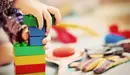 Un niño juega en una guardería (escuela infantil) para niños de 0-3 años en una guardería. ARCHIVO.