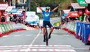 El corredor español Marc Soler, del equipo Movistar Team, entra vencedor en la meta de la segunda etapa de la Vuelta Ciclista a España, que se disputa este miércoles entre Pamplona y Lekunberri, de 151, 6 kilómetros. EFE/Kiko Huesca.
