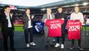 Braulio Vázquez y jagoba Arrasate aplauden a Luis Sabalza, Sergi Pérez y Bittor Alkiza. CA Osasuna