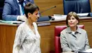 María Chivite y Uxue Barkos en el salón de plenos del Parlamento de Navarra. ARCHIVO
