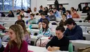 Cientos de personas se examinan del MIR y del resto de pruebas que conforman la Formación Sanitaria Especializada. PABLO LASAOSA