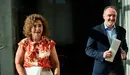 Yolanda Ibáñez y Javier Esparza, de UPN, en su llegada a la Mesa y Junta de Portavoces. PABLO LASAOSA