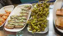 Bandejas con pinchos en el bar de Abáigar. navarra.com