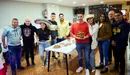 Felipe hace la reinaguración del bar restaurante El Corzo de Pamplona con la presencia de Chuchín Ibáñez. PABLO LASAOSA