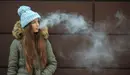 Imagen de archivo de una mujer vapeando. JIMENEZ DIAZ / EUROPA PRESS / ARCHIVO