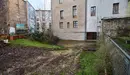 La Gerencia y la Comisión de Urbanismo del Ayuntamiento visitan la plaza de Santa Ana para conocer los elementos históricos y patrimoniales que acoge, dentro del proceso emprendido para la reurbanización de ese espacio. IÑIGO ALZUGARAY