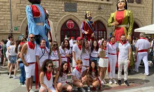 La Quinta del 93 han sido los encargados de dar comienzo a las fiestas - NAVARRA.COM