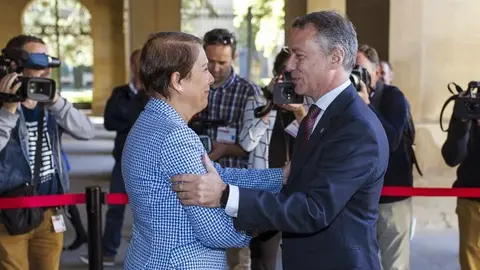 Barcos y Urkullu saludándose en su encuentro del viernes.