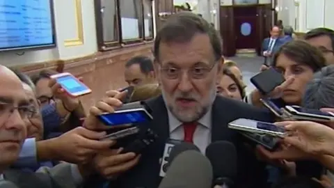 Rajoy comparece ante los medios.