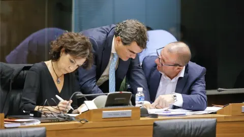Carlos Gimeno, Guzmán Garmendia, Ainhoa Unzu (G.P. PSN).