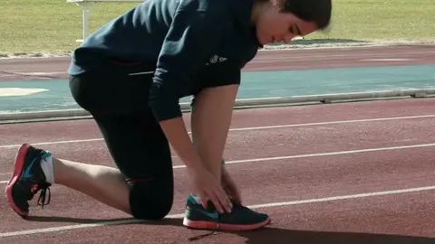 Inés Zugasti, estudiante de medicina, en el vídeo de 'Talento Deportivo'.