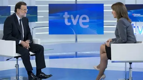 Ana Blanco entrevista al presidente del Gobierno, Mariano Rajoy. EFE.
