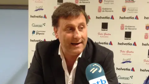 Javier Labairu en rueda de prensa.