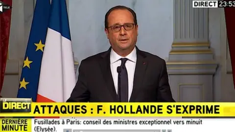 Hollande comparece tras los atentados.