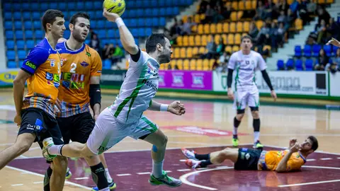 Miguel Goñi. Partido de la liga Asobal entre el Helvetia Anaitasuna y BM Benidorm (28-32). IÑIGO ALZUGARAY-17
