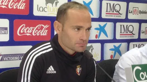 Nino en rueda de prensa.