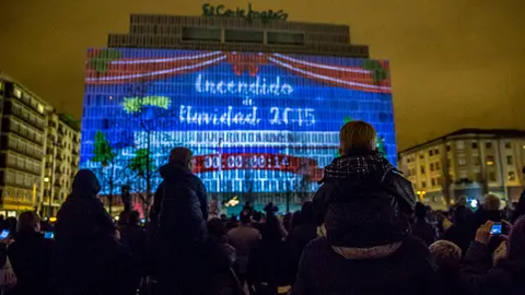 Encendido navideño de El Corte Inglés de Pamplona. IÑIGO ALZUGARAY-1