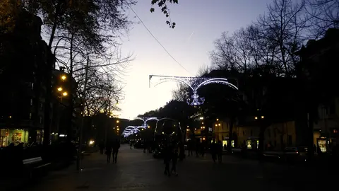 Luces de Navidad en el Paseo Sarasate.