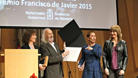 Ana Herrera, Montxo Armendáriz, Uxue Barkos y Ana Ollo. FERNANDO ALVARADO.EFE