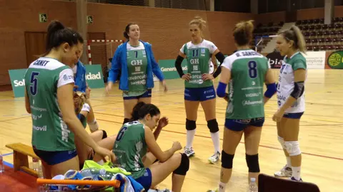 Jugadoras del GH Leadernet de voleibol en la UNAV.