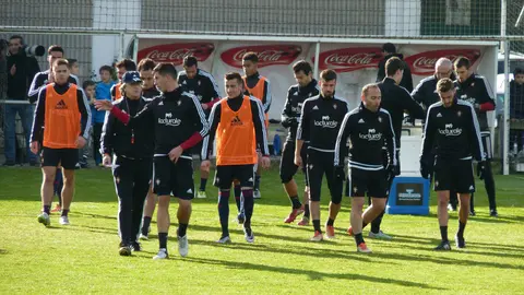 Martín con sus jugadores en Tajonar.