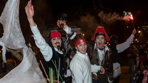 Nochevieja de disfraces en Pamplona (162). IÑIGO ALZUGARAY