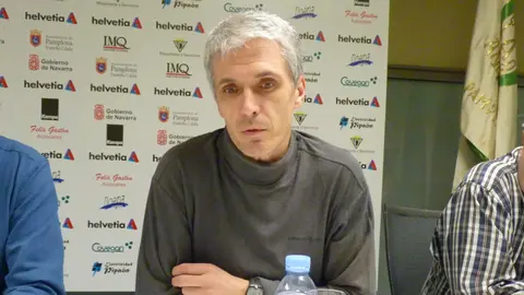 Juan Tomás Apezetxea en rueda de prensa.