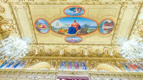 Ornamentación del techo del Salón del Trono.
