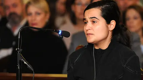 Triana Martínez, una de las tres acusadas por el crimen de la presidenta de la Diputación de León, Isabel Carrasco, durante la segunda jornada del juicio que se celebra en la Audiencia Nacional de León, en el que su madre, Montserrat González, ha confesado autora del crimen.EFE/J. Casares ***POOL***