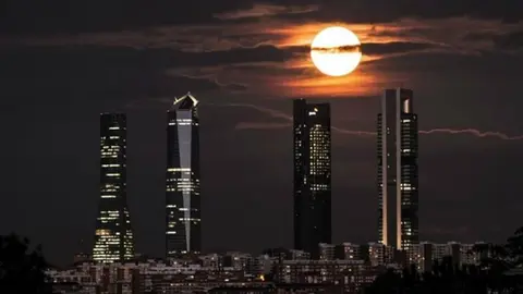 Espectacular time lapse del cielo de Madrid.