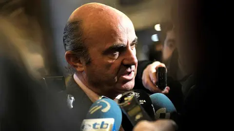 Luis de Guindos en su visita a Pamplona. EFE