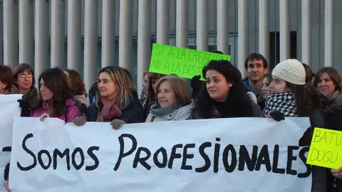 Trabajadoras de escuelas infantiles frente a Fuerte el Príncipe 5. S. REDÍN