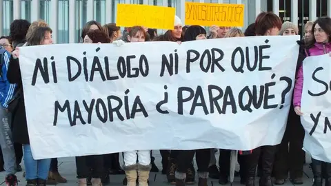 Trabajadoras de escuelas infantiles frente a Fuerte el Príncipe 7. S. REDÍN