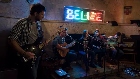Concierto benefico de Belize en la UNAV. PABLO LASAOSA