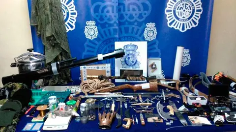 Arsenal sustraído en la detención. EP