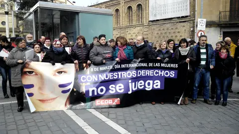 Concentración de CCOO en el Día Internacional de la Mujer. L.L.