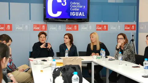 El PSN celebra el 8 de marzo con el café tertulia 'Cobrar, conciliar y cuidar igual'.