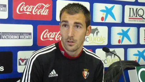 El portero Mario en rueda de prensa.